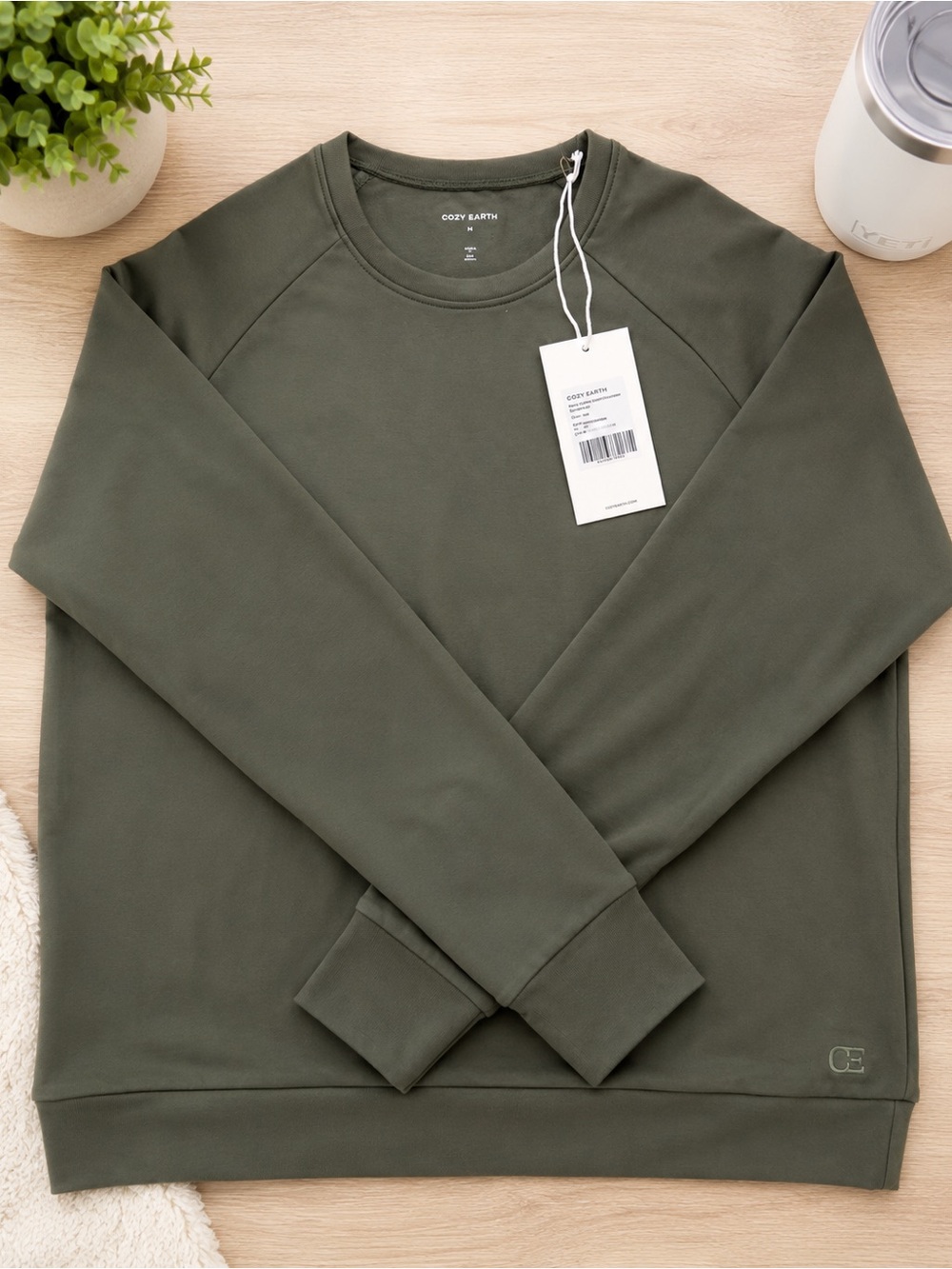 Cozy Earth Women’s Olive Green Long Sleeve Pullover Sweatshirt Medium NWT